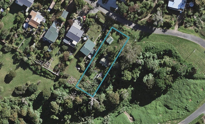 22 Moana Avenue, Surfdale, Waiheke Island - Carousel 1