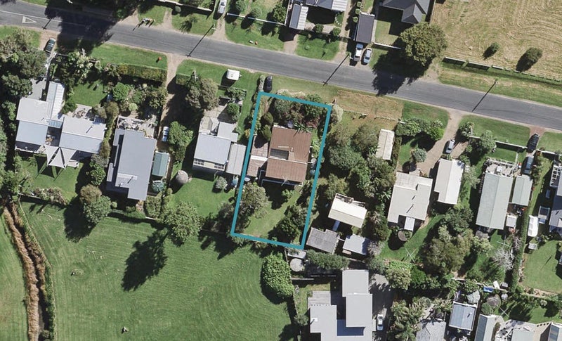 17 Rata Street, Oneroa, Waiheke Island - Carousel 1