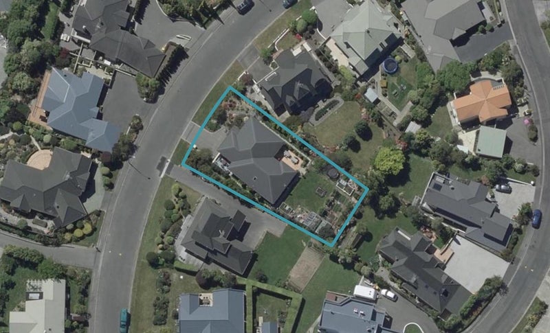 15 Highcrest Heights, Westmorland, Christchurch - Carousel 1