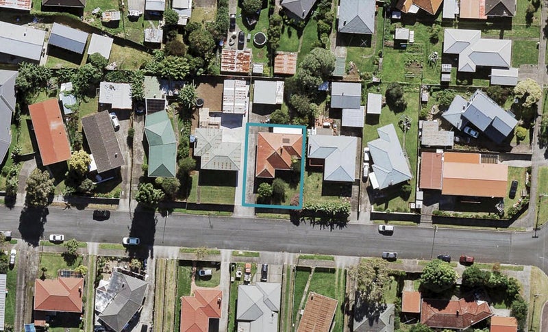 28 Alanbrooke Crescent, Avondale, Auckland - Carousel 1