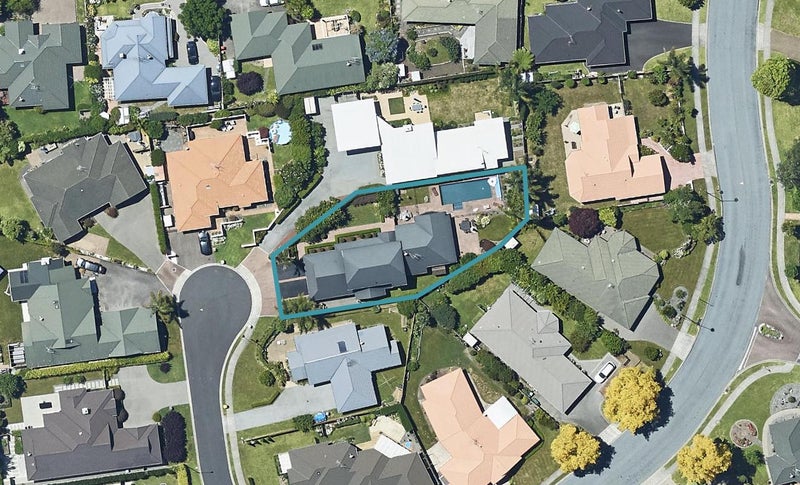 10 Inglewood Place, Bethlehem, Tauranga - Carousel 1