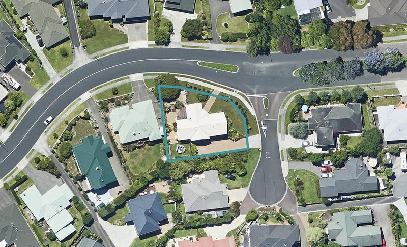 2 Guildford Place, Bethlehem, Tauranga - Carousel 1