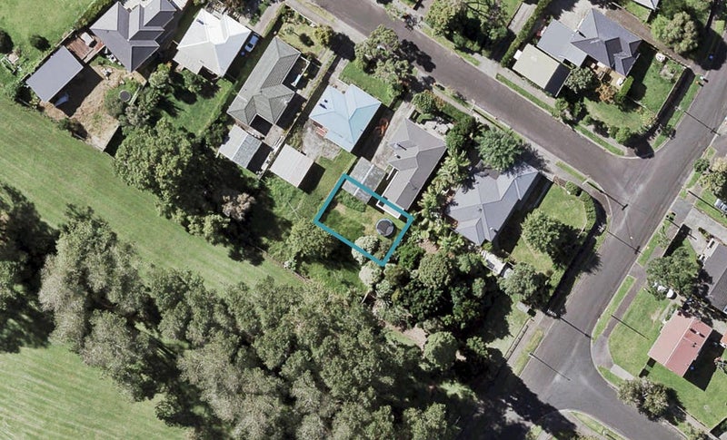 4C Bromley Place, Glen Innes, Auckland - Carousel 1