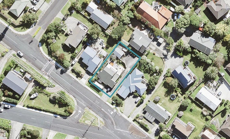 64 Waiora Road, Stanmore Bay, Whangaparaoa - Carousel 1