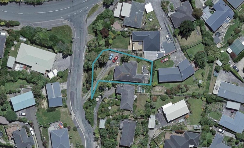 1 Paparangi Crescent, Paparangi, Wellington - Carousel 1