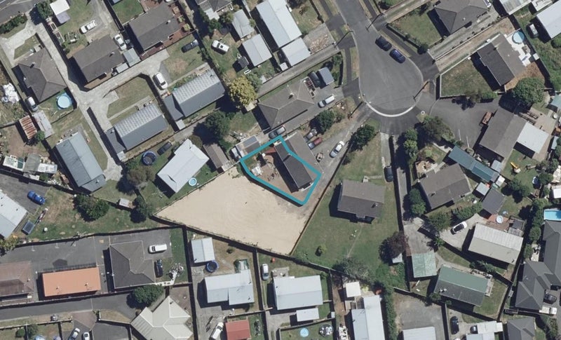 2/6 Hawk Street, Frankton, Hamilton - Carousel 1