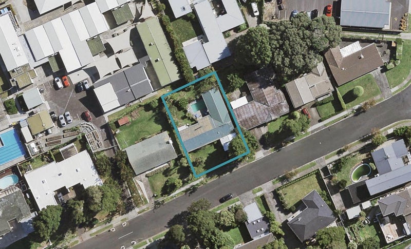 46 Walpole Avenue, Hillpark, Auckland - Carousel 1