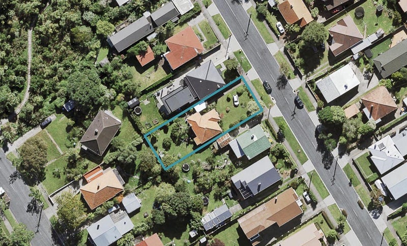 64 Moa Road, Point Chevalier, Auckland - Carousel 1