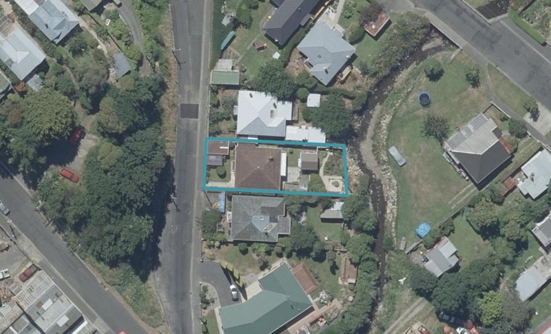 8 Kelvin Road, North East Valley, Dunedin - Carousel 1