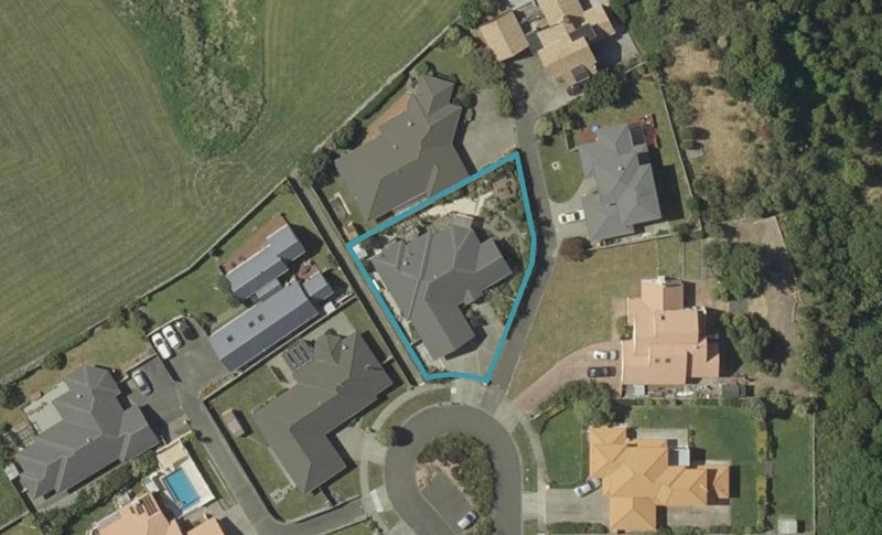 23 Sycamore Crescent, Fitzherbert, Palmerston North - Carousel 1