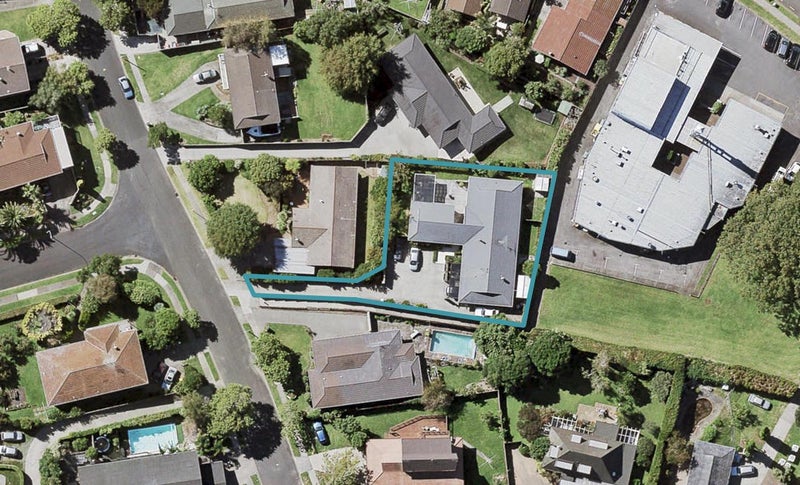 12 Sarah Place, Farm Cove, Auckland - Carousel 1