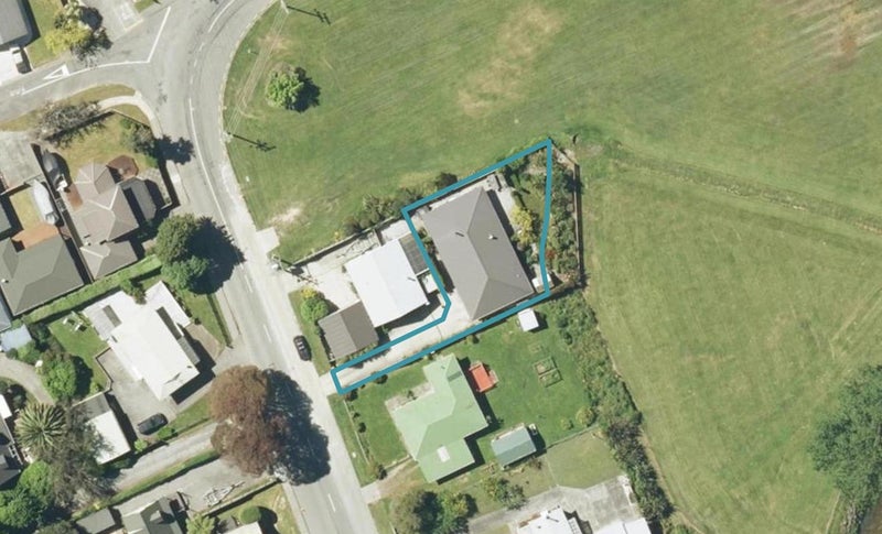7 Beach Road, Waikawa, PIcton  - Carousel 1