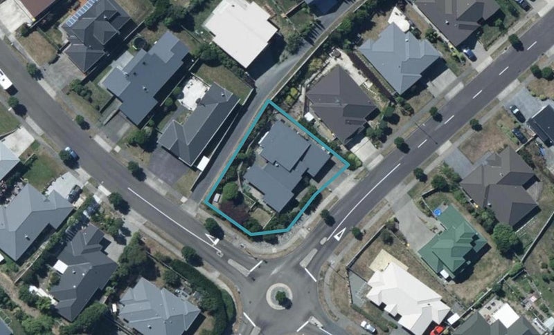 56 Te Puia Drive, Aotea, Porirua - Carousel 1