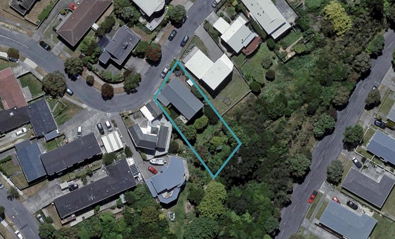 10 Cobar Close, Maupuia, Wellington - Carousel 1