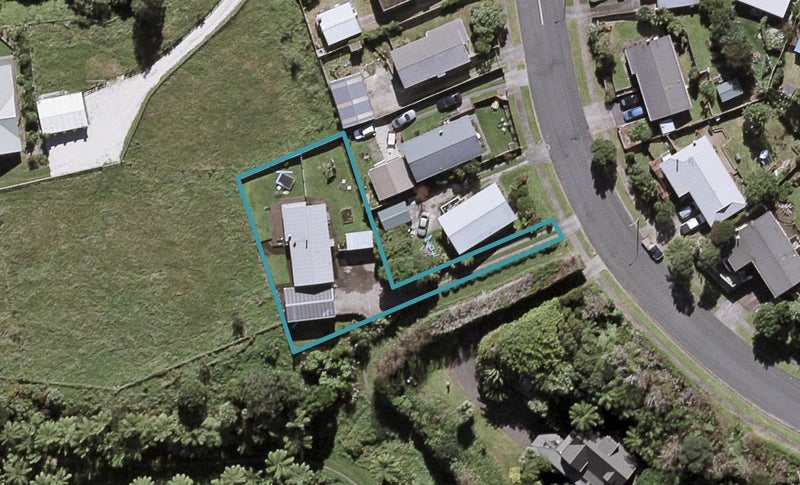 8A Hobart Drive, Spotswood, New Plymouth - Carousel 1