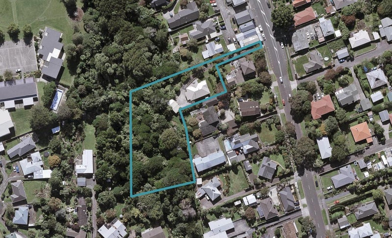 70 Govett Avenue, Frankleigh Park, New Plymouth - Carousel 1