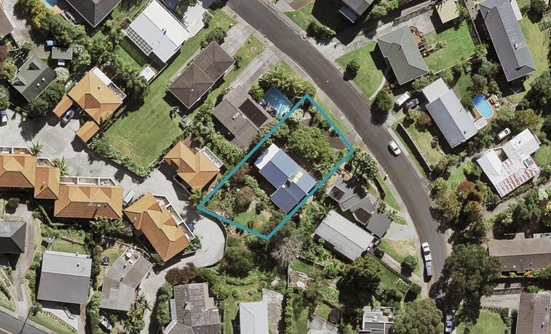 31 Deuxberry Avenue, Northcote, Auckland - Carousel 1