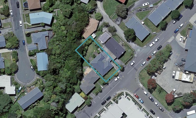 20 Batchelor Street, Newlands, Wellington - Carousel 1