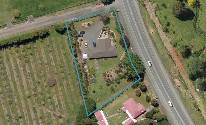 1 Great North Road, TE KAMO, KAMO - Carousel 1