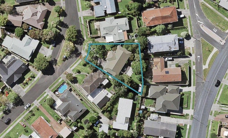11 Roysfield Lane, Sunnyhills, Auckland - Carousel 1