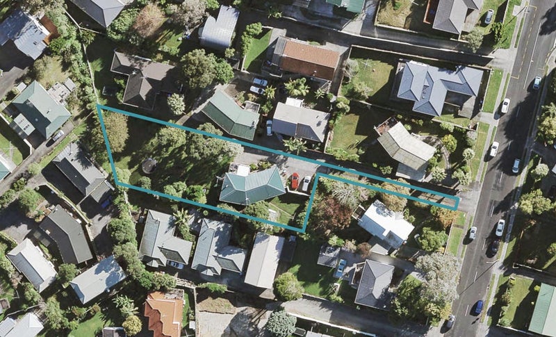 33 Canberra Avenue, Lynfield, Auckland - Carousel 1