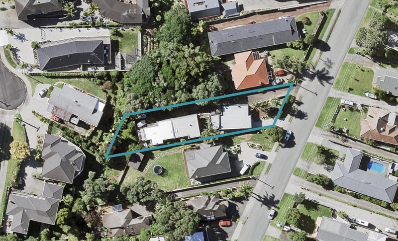 2/44 Sale Street, Howick, Auckland - Carousel 1