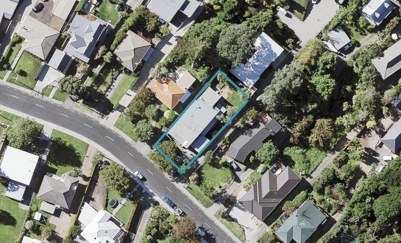 74 Beach Road, Mellons Bay, Auckland - Carousel 1