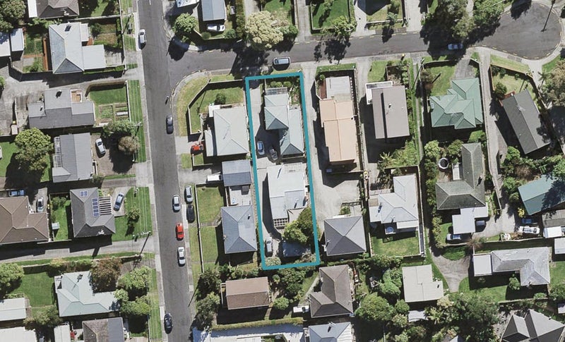 2/3 Winifred Avenue, Bayview, Auckland - Carousel 1