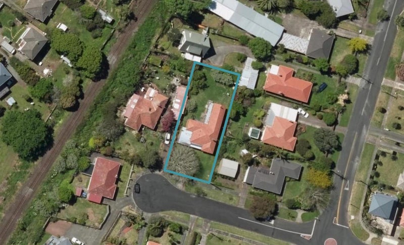 4 Curtis Street, Kensington, Whangarei - Carousel 1