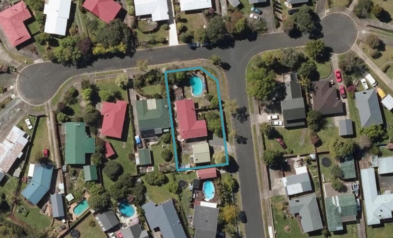 1 Te Anau Place, Tikipunga, Whangarei - Carousel 1