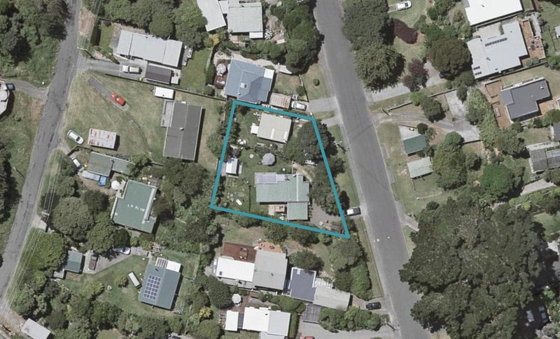 60 Tennis Court Road, Raumati South, Paraparaumu - Carousel 1