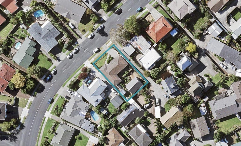 18 Priestley Drive, Bucklands Beach, Auckland - Carousel 1