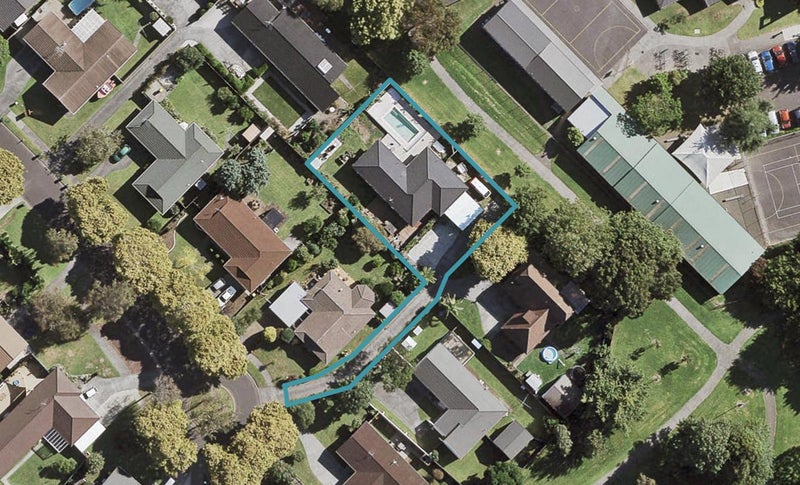 22 Donzella Place, Conifer Grove, Takanini - Carousel 1