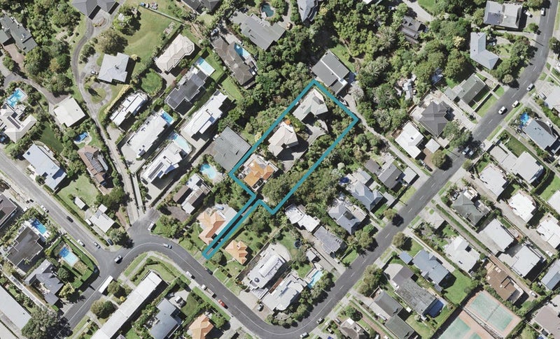 2/56 Castor Bay Road, Castor Bay, Auckland - Carousel 1