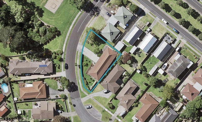 1/27 Cromdale Avenue, Highland Park, Auckland - Carousel 1