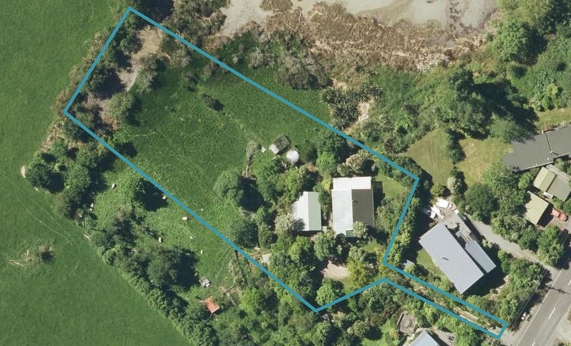 1699 Queen Charlotte Drive, Linkwater, Picton - Carousel 1