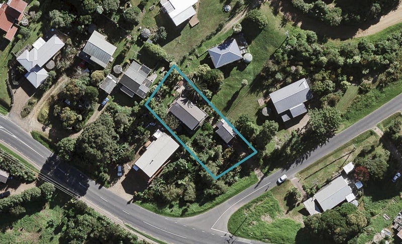 1 Kennedy Road, Surfdale, Waiheke Island - Carousel 1