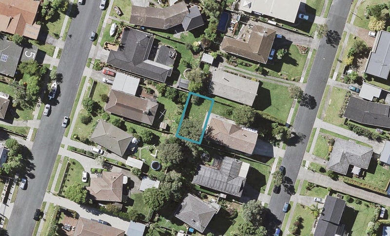 7D Maroubra Place, Botany Downs, Auckland - Carousel 1