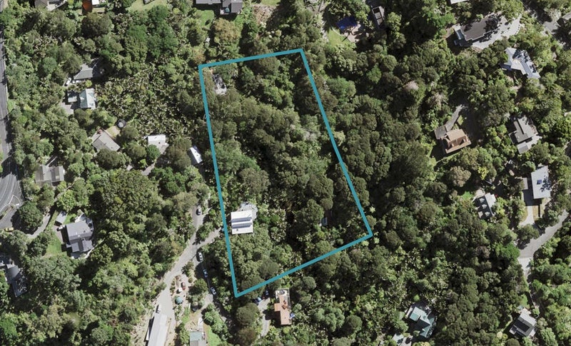 9 Woontons Lane, Titirangi, Auckland - Carousel 1