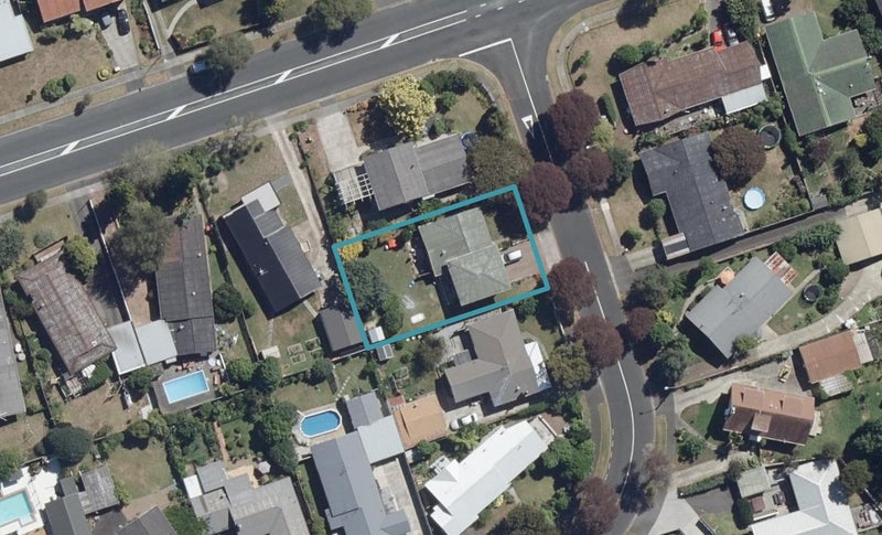 49 Pulham Crescent, Queenwood, Hamilton - Carousel 1