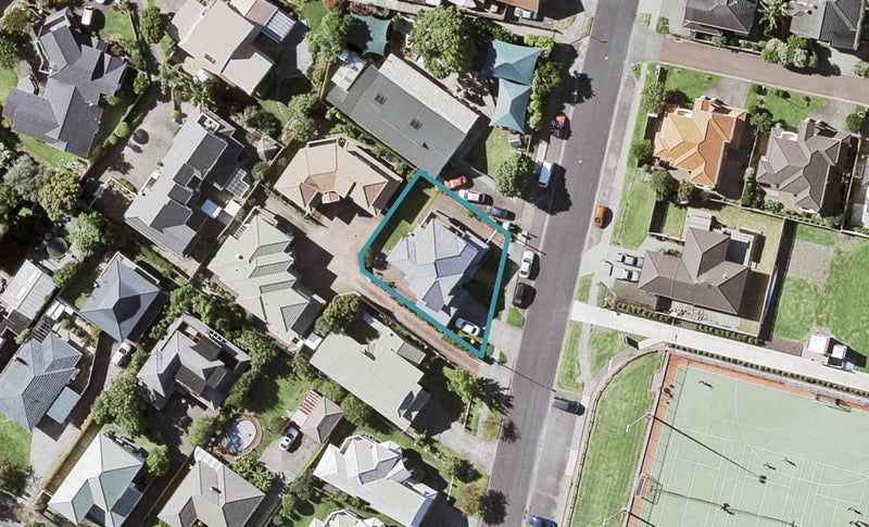 6B Oliver Road, Eastern Beach, Auckland - Carousel 1
