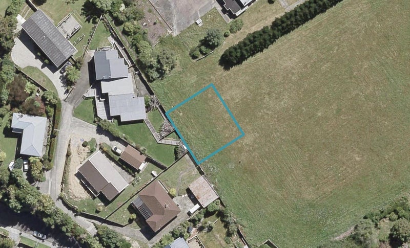 9 Rewarewa Way, Timberlea, Upper Hutt - Carousel 1