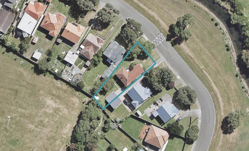 47 Riverside Drive, Waiwhetu, Lower Hutt - Carousel 1