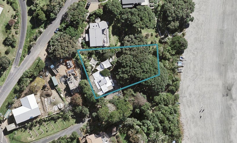 1A Waikare Road, Oneroa, Waiheke Island - Carousel 1