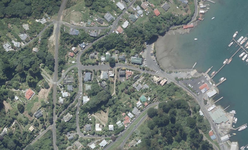 0 , Careys Bay - Carousel 1