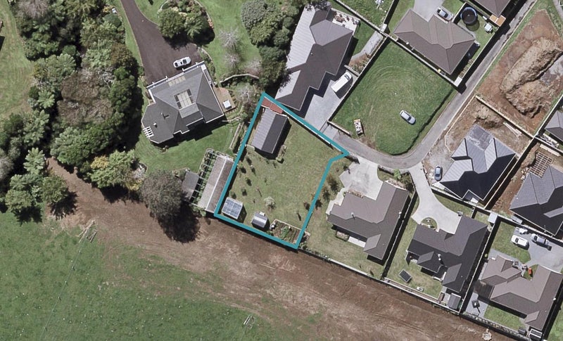 13D Estate Grove, Inglewood, Inglewood - Carousel 1