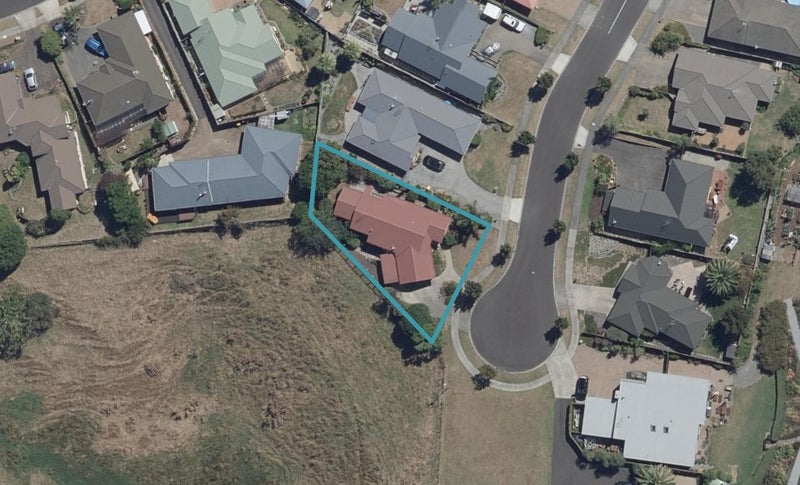 8 Harrogate Place, Grandview Heights, Hamilton - Carousel 1