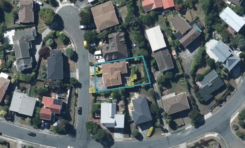 4 Tregony Place, Camborne, Porirua - Carousel 1