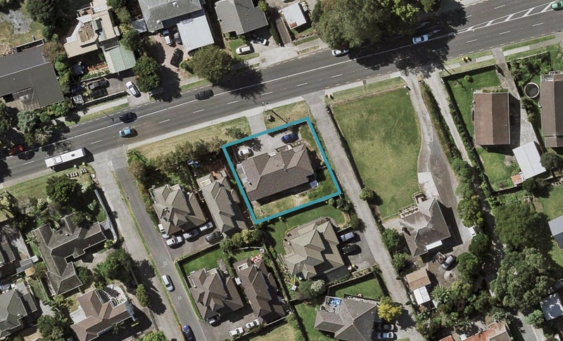 57 Redoubt Road, Goodwood Heights, Auckland - Carousel 1