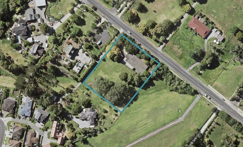 18 Gracechurch Drive, Flat Bush, Auckland - Carousel 1
